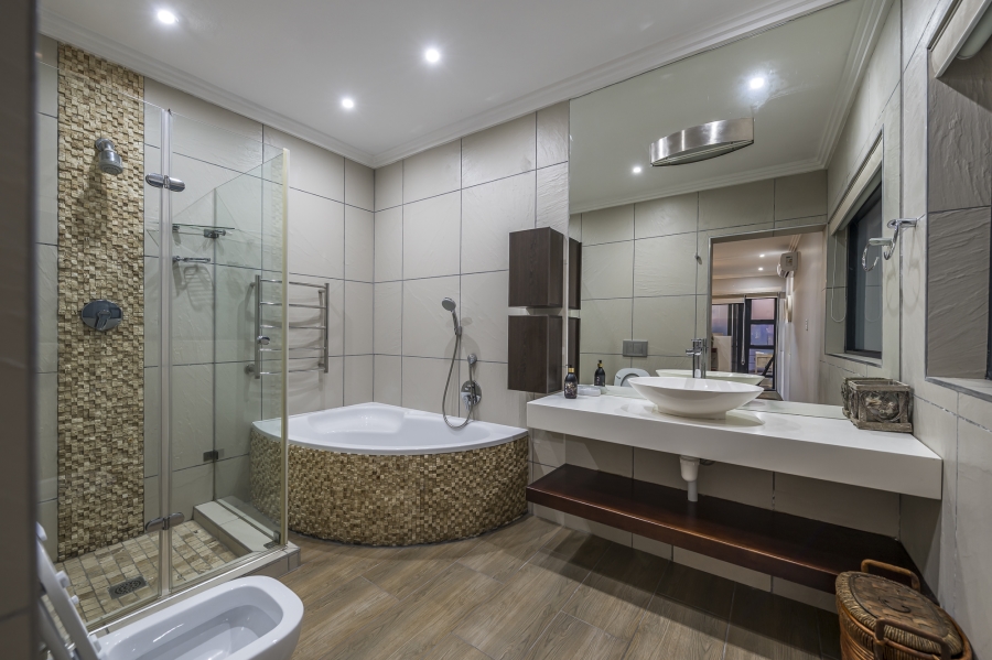 6 Bedroom Property for Sale in Mossel Bay Central Western Cape